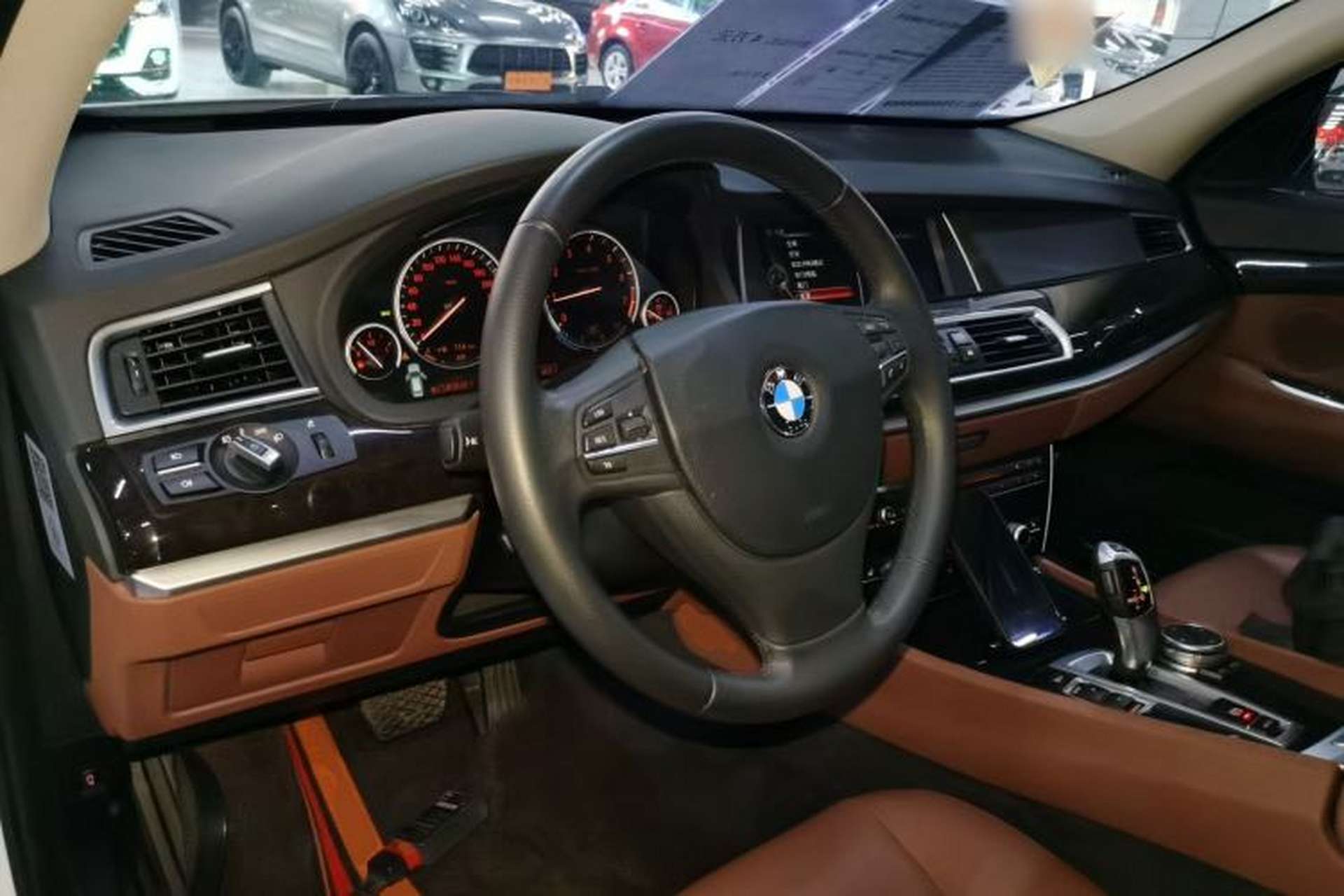 Used BMW 5 Series GT 2015 528i Leading Model Interior 2