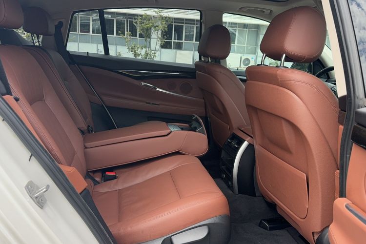 Used BMW 5 Series GT 2015 528i Leading Model Interior 3
