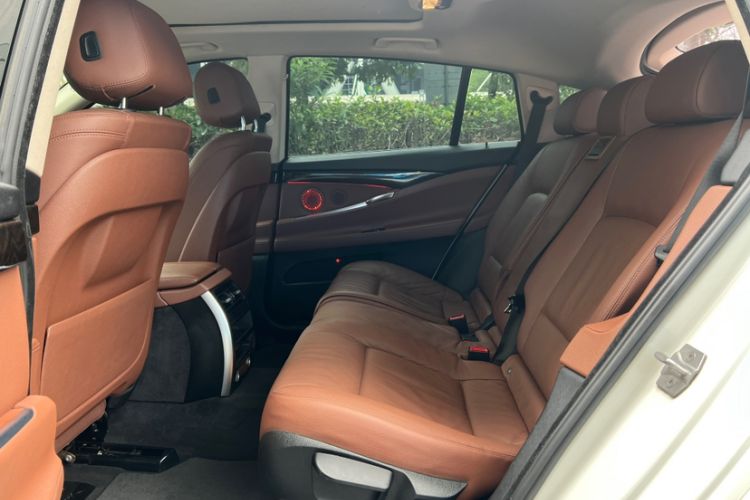 Used BMW 5 Series GT 2015 528i Leading Model Interior 3