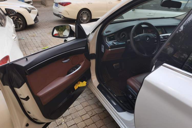 Used BMW 5 Series GT 2015 528i Leading Model Interior 3