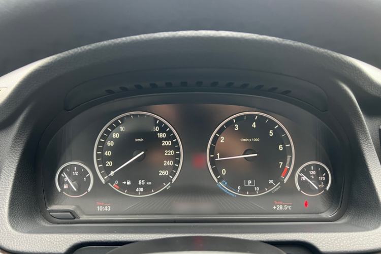 Used BMW 5 Series GT 2015 528i Leading Model Interior 6