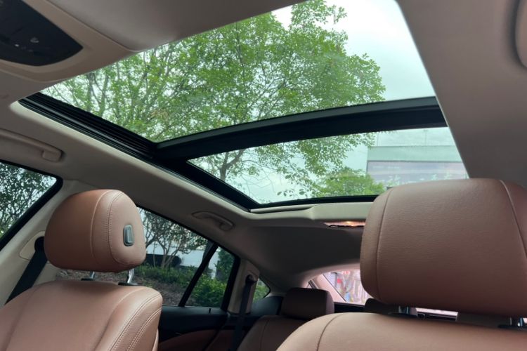 Used BMW 5 Series GT 2015 528i Leading Model Interior 9