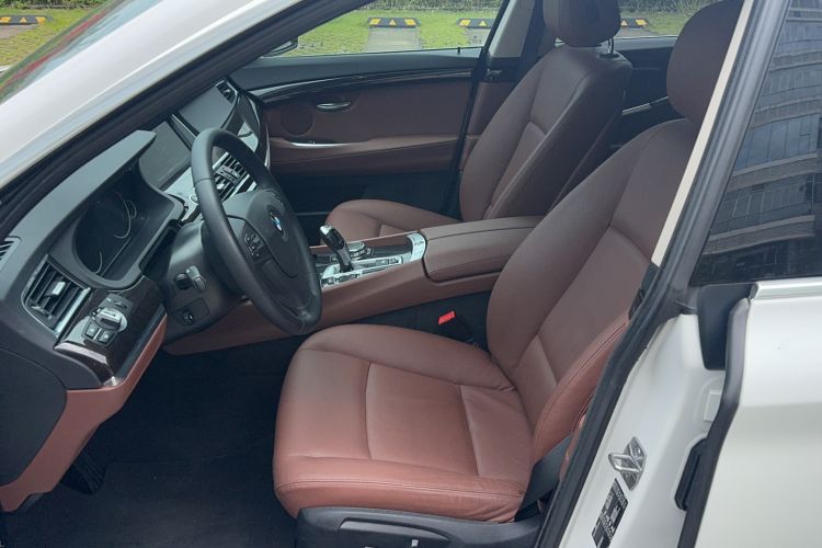 Used BMW 5 Series GT 2015 528i Leading Model Left Front Seat