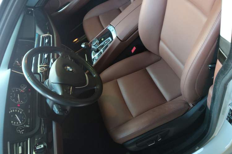 Used BMW 5 Series GT 2015 535i Leading Model Left Front Seat