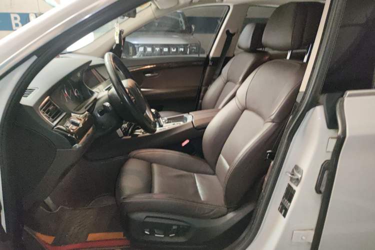 Used BMW 5 Series GT 2015 528i Luxury Edition Left Front Seat