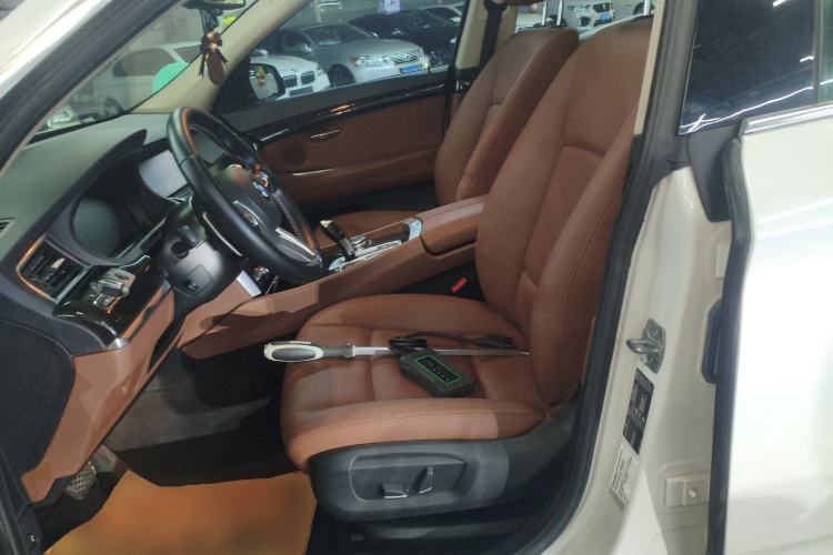 Used BMW 5 Series GT 2015 528i Leading Model Left Front Seat
