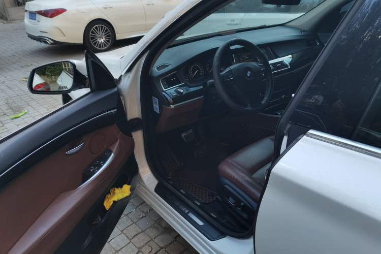 Used BMW 5 Series GT 2015 528i Leading Model Left Front Seat
