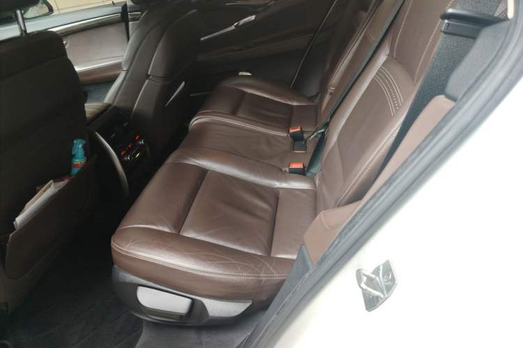 Used BMW 5 Series GT 2015 528i Luxury Edition Left Rear Seat