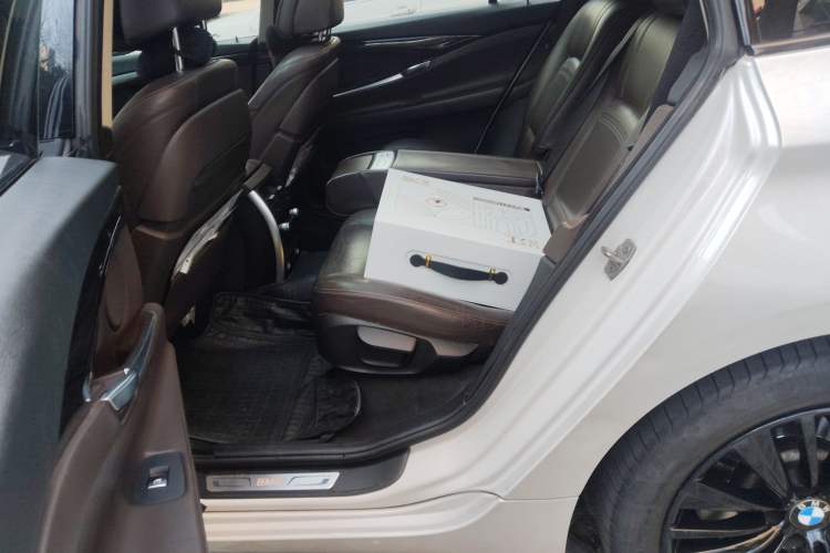 Used BMW 5 Series GT 2015 528i Luxury Edition Left Rear Seat