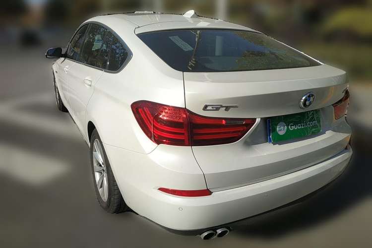 Used BMW 5 Series GT 2015 528i Leading Model Rear Left 45 Deg