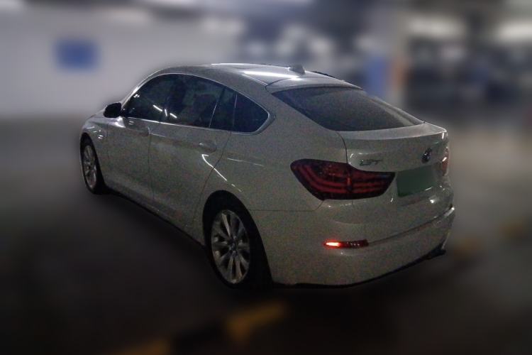 Used BMW 5 Series GT 2015 528i Leading Model Rear Left 45 Deg