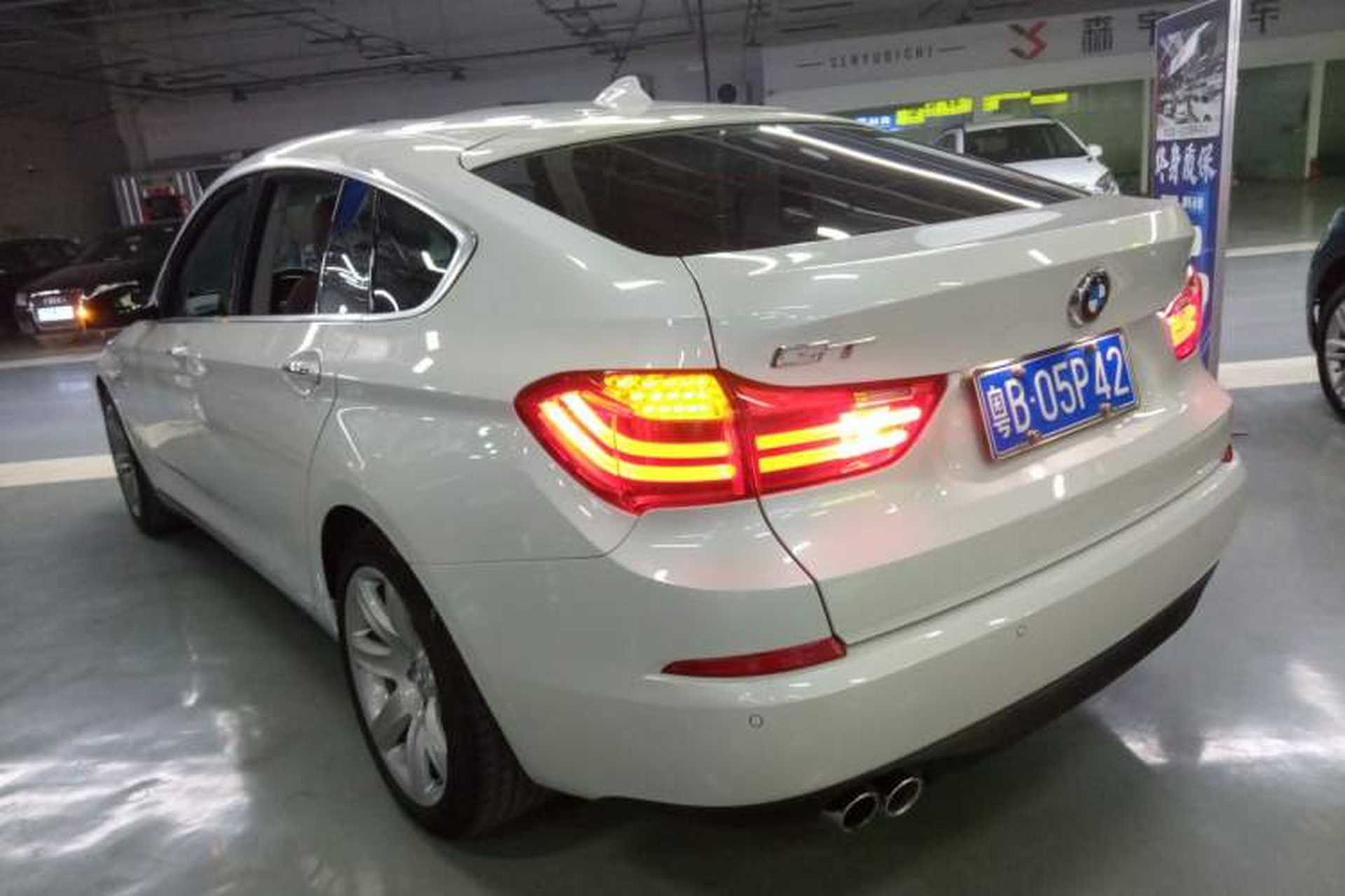 Used BMW 5 Series GT 2015 528i Leading Model Rear Left 45 Deg