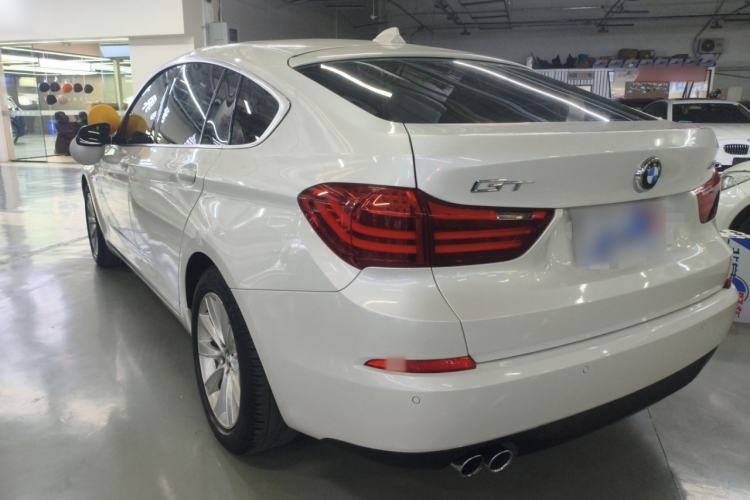 Used BMW 5 Series GT 2015 528i Leading Model Rear Left 45 Deg