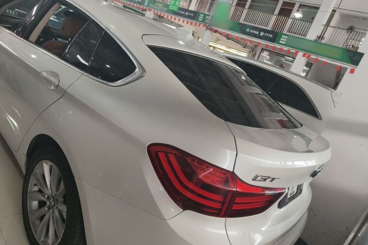 Used BMW 5 Series GT 2015 528i Leading Model Rear