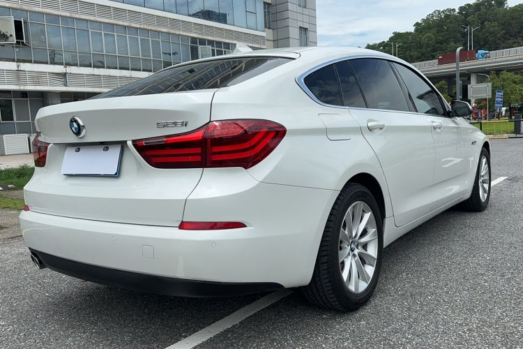 Used BMW 5 Series GT 2015 528i Leading Model Rear Right 45 Deg