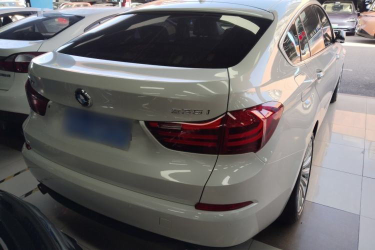 Used BMW 5 Series GT 2015 535i Leading Model Rear Right 45 Deg