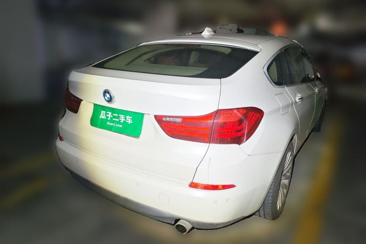 Used BMW 5 Series GT 2015 535i Leading Model Rear Right 45 Deg