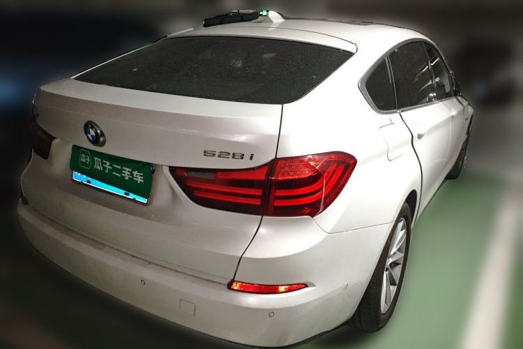Used BMW 5 Series GT 2015 528i Leading Model Rear Right 45 Deg