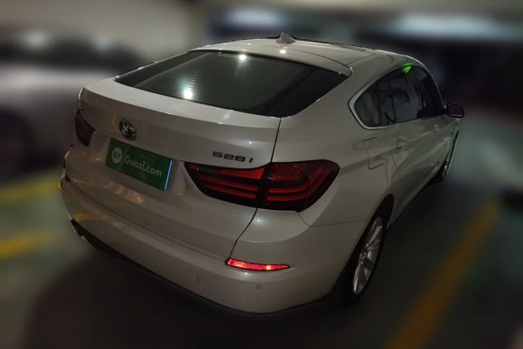 Used BMW 5 Series GT 2015 528i Leading Model Rear Right 45 Deg