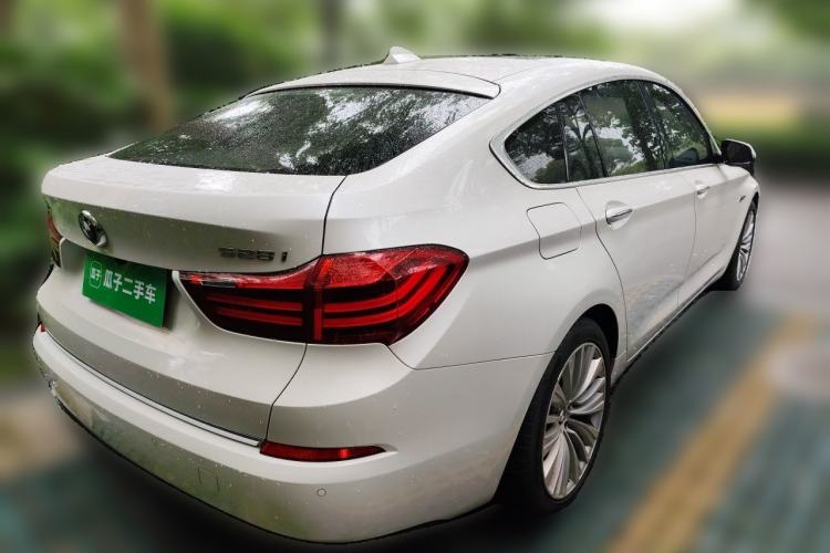 Used BMW 5 Series GT 2015 528i Luxury Edition Rear Right 45 Deg