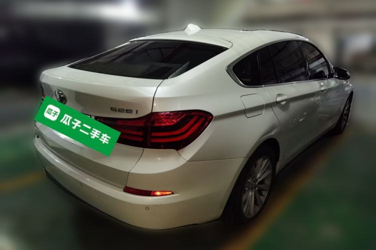 Used BMW 5 Series GT 2015 528i Leading Model Rear Right 45 Deg