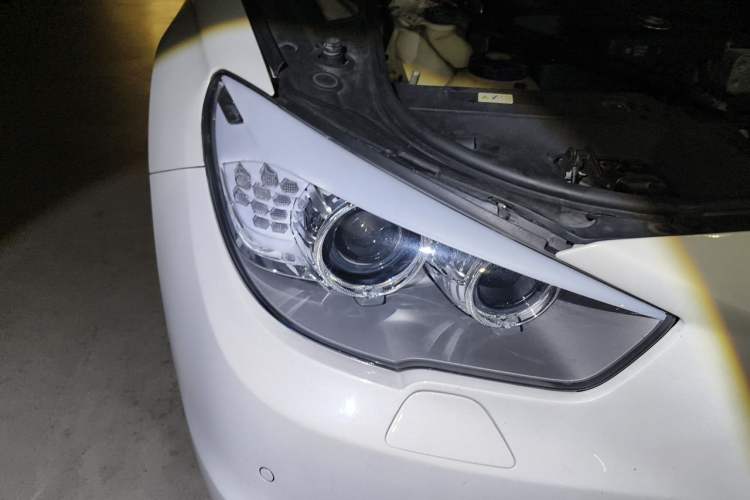 Used BMW 5 Series GT 2015 528i Leading Model Right Front Headlight