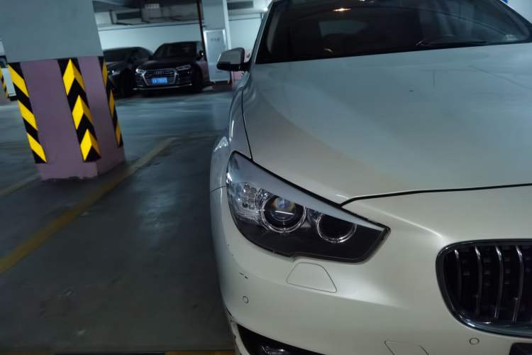 Used BMW 5 Series GT 2015 528i Leading Model Right Front Headlight