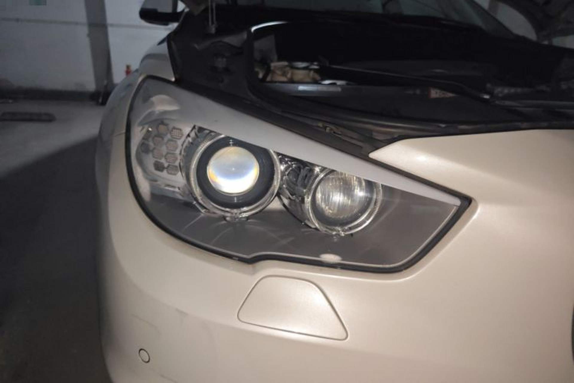 Used BMW 5 Series GT 2015 528i Luxury Edition Right Front Headlight