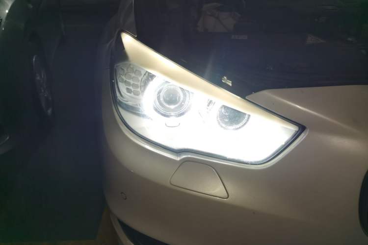 Used BMW 5 Series GT 2015 528i Leading Model Right Front Headlight
