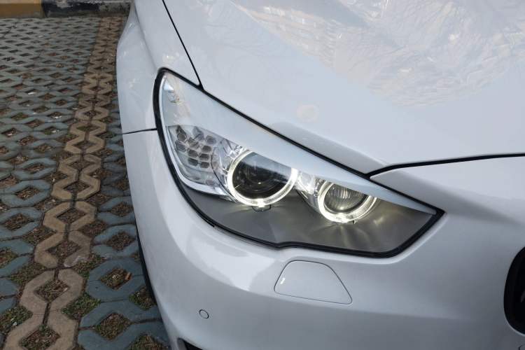 Used BMW 5 Series GT 2015 528i Luxury Edition Right Front Headlight