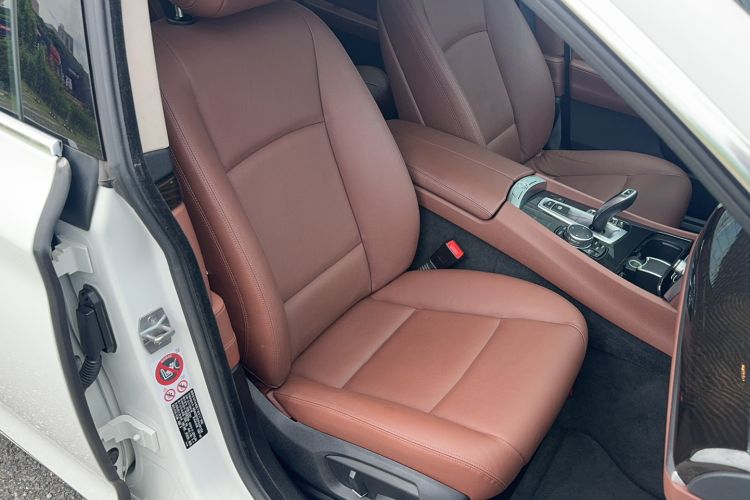 Used BMW 5 Series GT 2015 528i Leading Model Right Front Seat