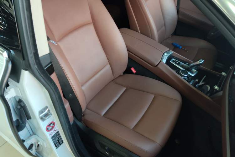 Used BMW 5 Series GT 2015 535i Leading Model Right Front Seat