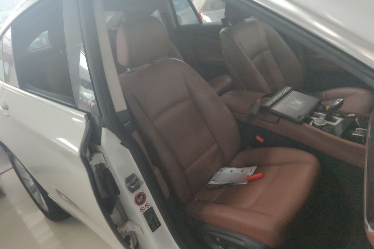 Used BMW 5 Series GT 2015 528i Leading Model Right Front Seat
