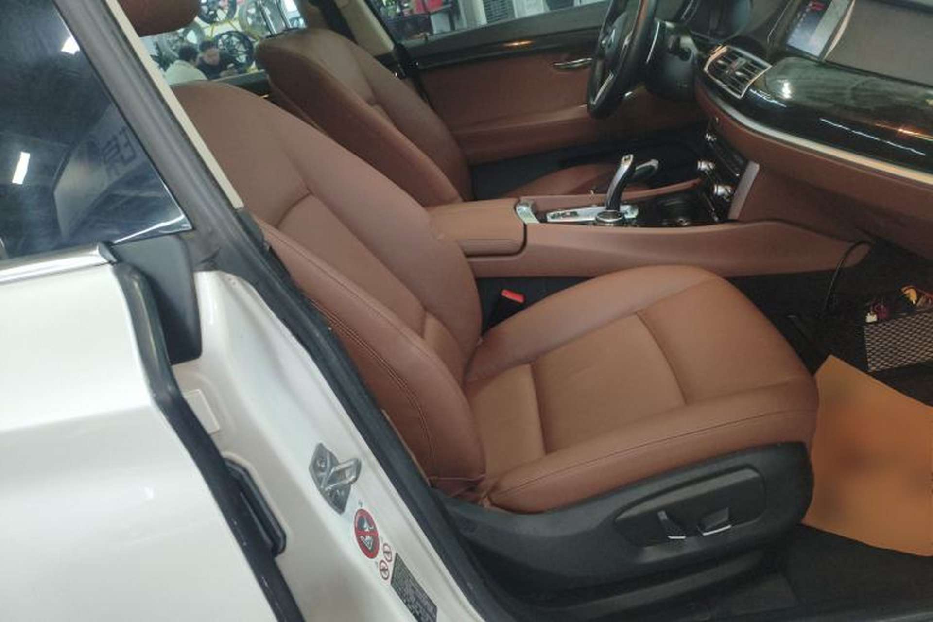 Used BMW 5 Series GT 2015 528i Leading Model Right Front Seat