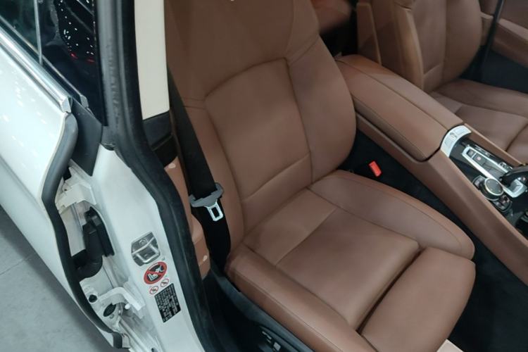 Used BMW 5 Series GT 2015 535i xDrive Right Front Seat