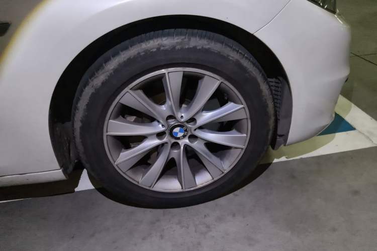 Used BMW 5 Series GT 2015 528i Leading Model Right Front Wheel Hub