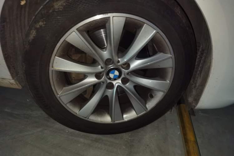 Used BMW 5 Series GT 2015 528i Leading Model Right Front Wheel Hub