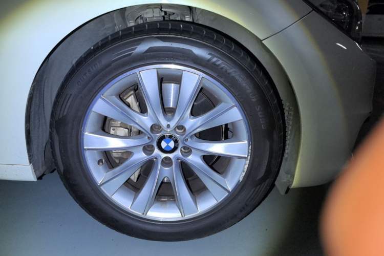 Used BMW 5 Series GT 2015 528i Leading Model Right Front Wheel Hub