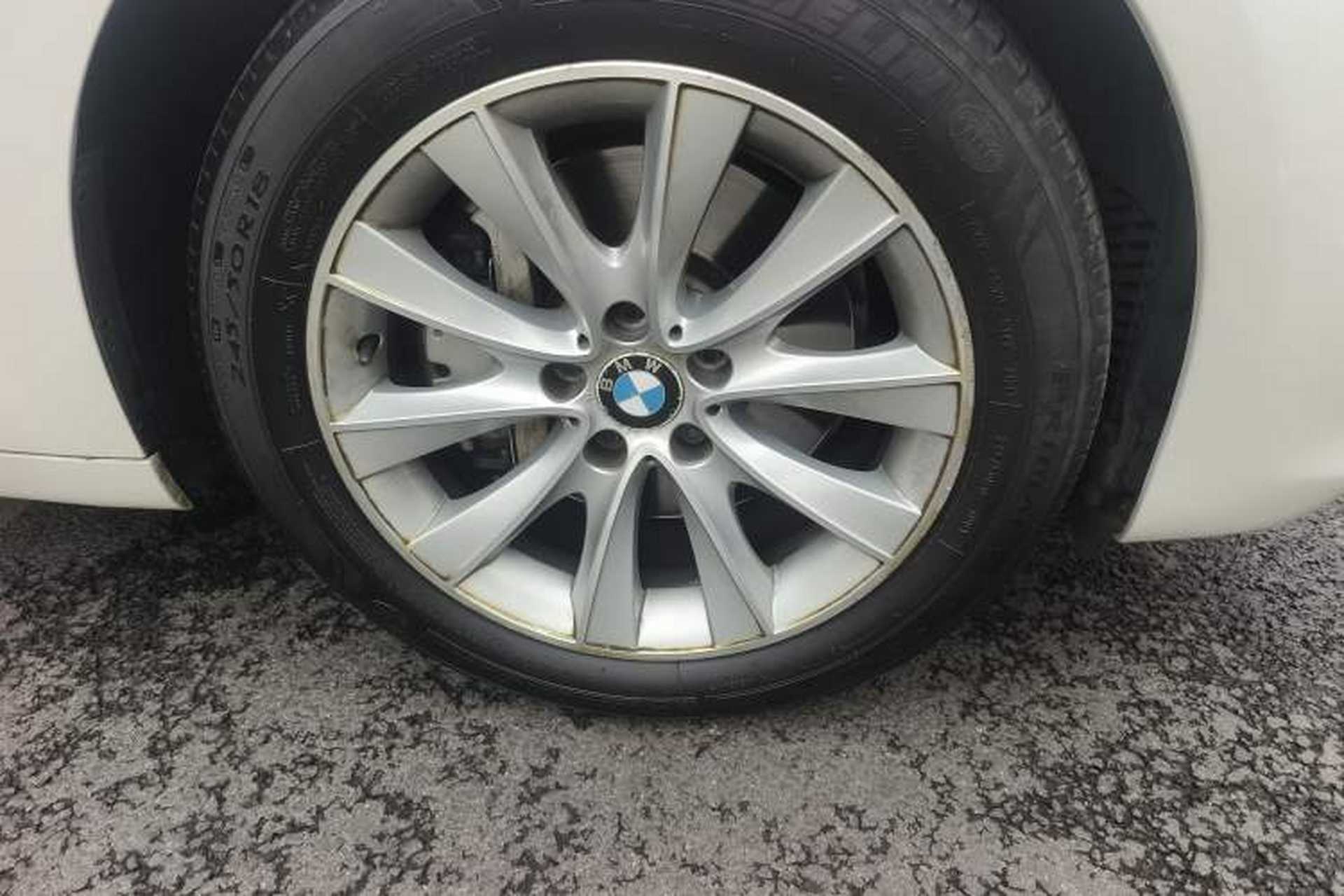 Used BMW 5 Series GT 2015 528i Leading Model Right Front Wheel Hub