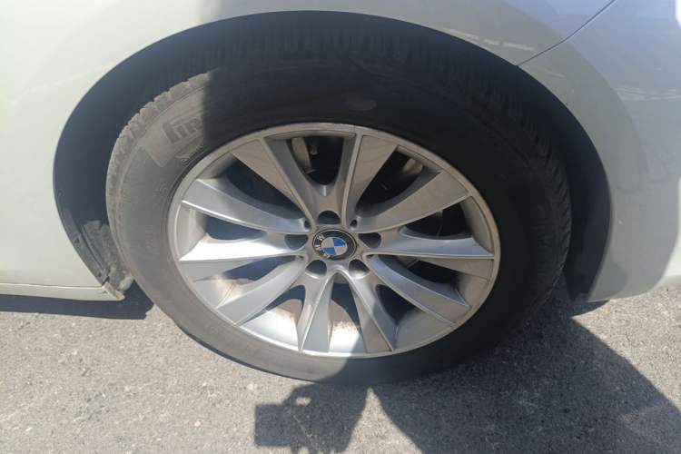 Used BMW 5 Series GT 2015 528i Leading Model Right Front Wheel Hub