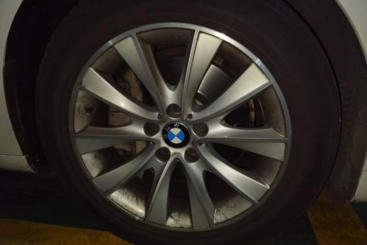Used BMW 5 Series GT 2015 528i Leading Model Right Front Wheel Hub