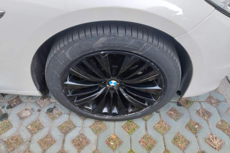 Used BMW 5 Series GT 2015 528i Luxury Edition Right Front Wheel Hub