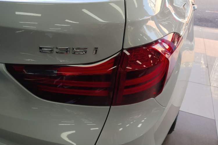 Used BMW 5 Series GT 2015 535i Leading Model Right Rear Taillight