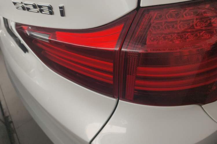 Used BMW 5 Series GT 2015 528i Leading Model Right Rear Taillight