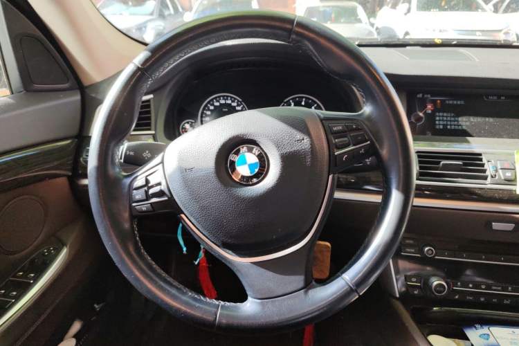 Used BMW 5 Series GT 2015 528i Luxury Edition Steering Wheel