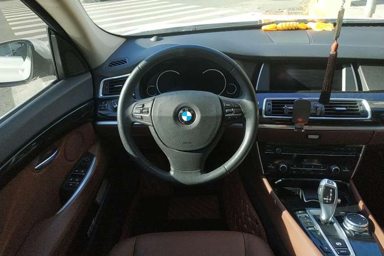Used BMW 5 Series GT 2015 528i Leading Model Steering Wheel