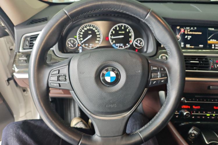 Used BMW 5 Series GT 2015 528i Luxury Edition Steering Wheel