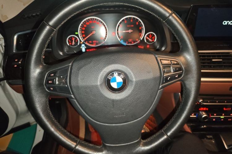 Used BMW 5 Series GT 2015 528i Leading Model Steering Wheel