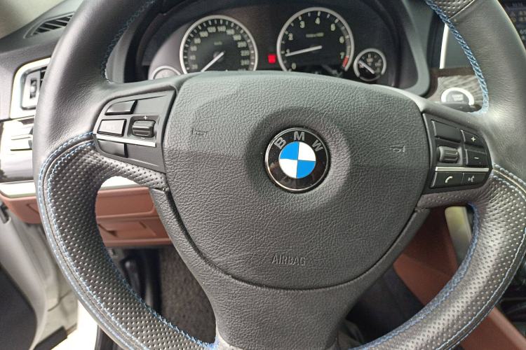 Used BMW 5 Series GT 2015 528i Leading Model Steering Wheel