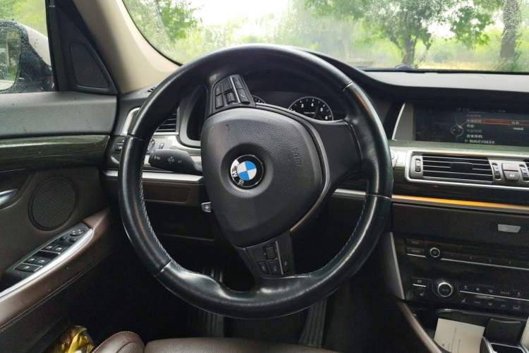 Used BMW 5 Series GT 2015 528i Luxury Edition Steering Wheel
